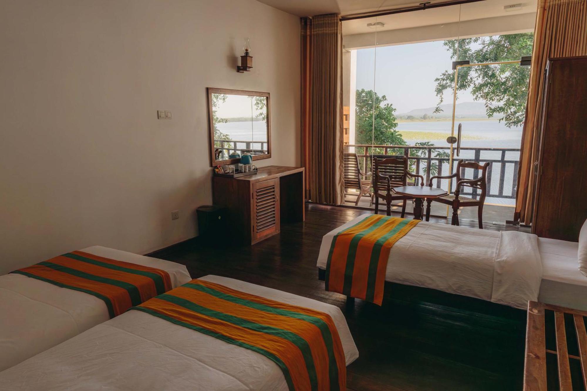 Yala Oga Reach Hotel Тисамахарама Екстериор снимка