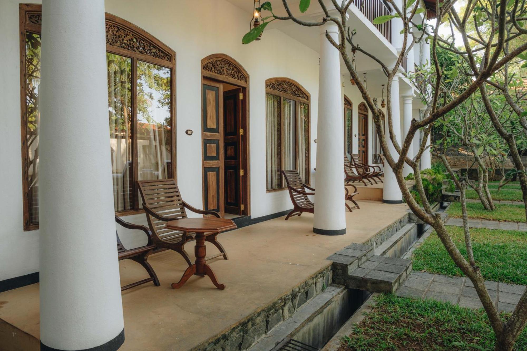 Yala Oga Reach Hotel Тисамахарама Екстериор снимка