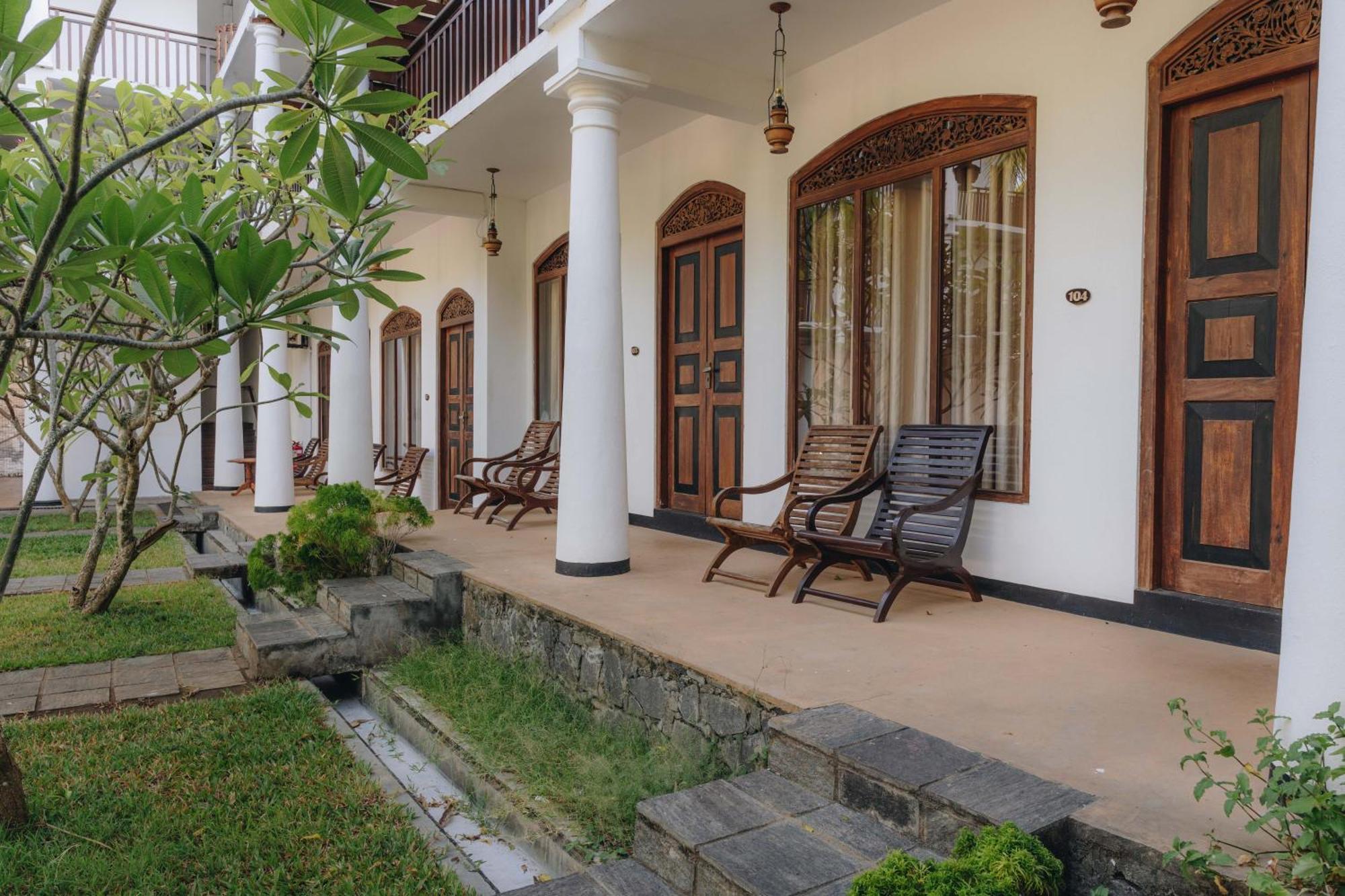Yala Oga Reach Hotel Тисамахарама Екстериор снимка