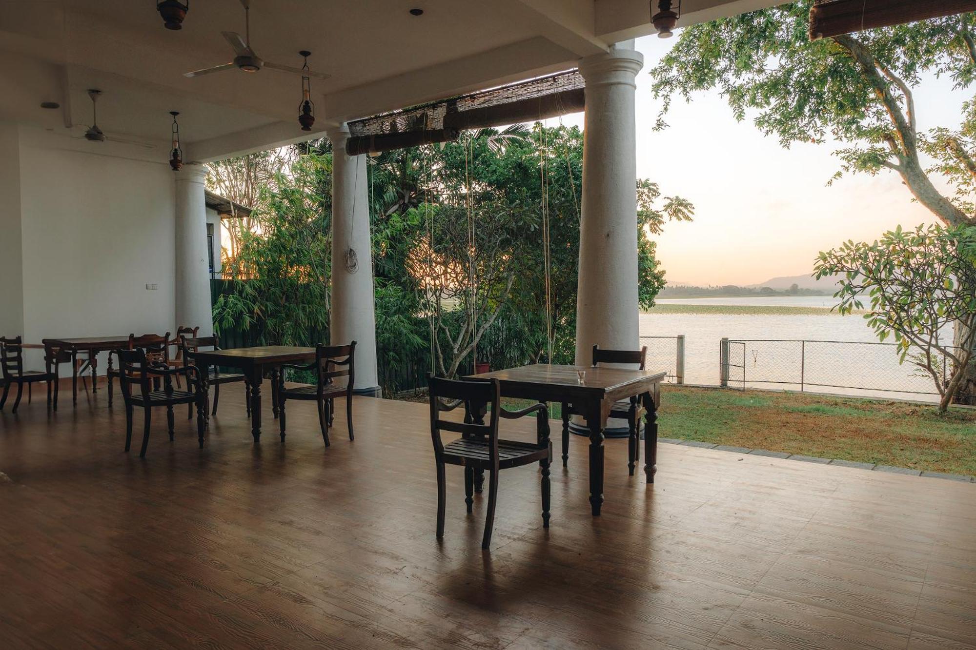 Yala Oga Reach Hotel Тисамахарама Екстериор снимка