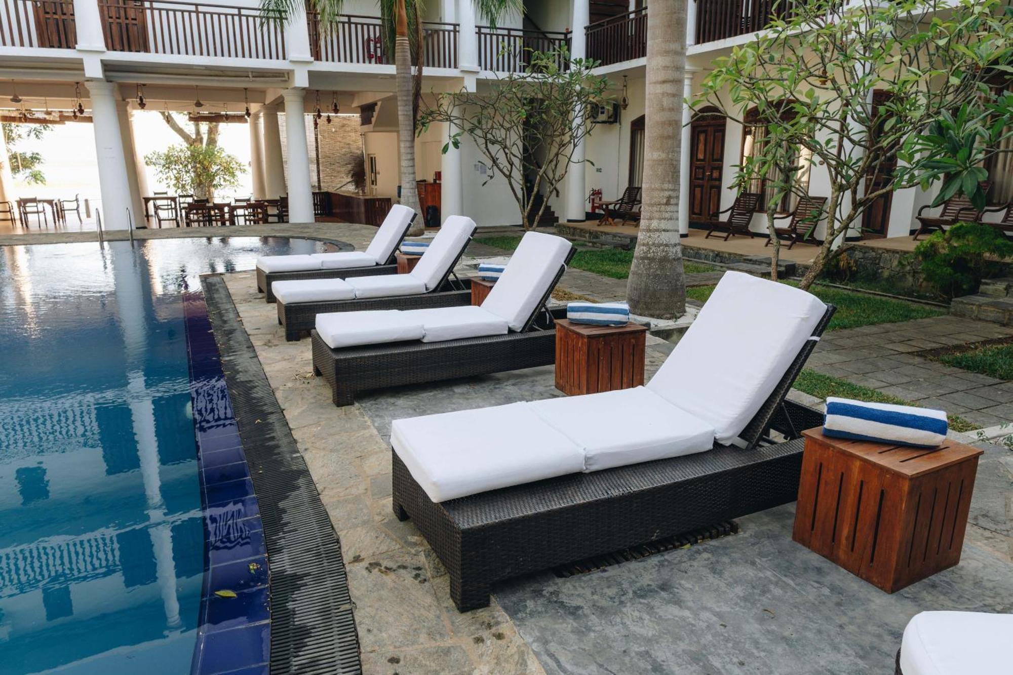 Yala Oga Reach Hotel Тисамахарама Екстериор снимка