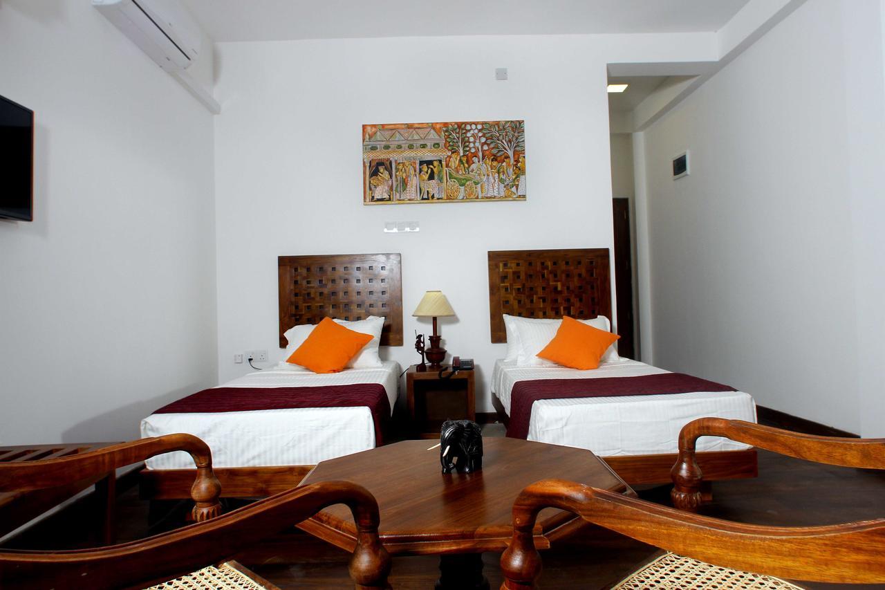 Yala Oga Reach Hotel Тисамахарама Екстериор снимка