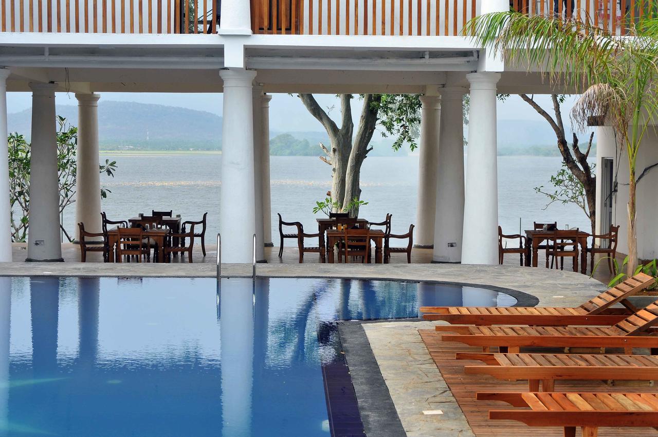 Yala Oga Reach Hotel Тисамахарама Екстериор снимка