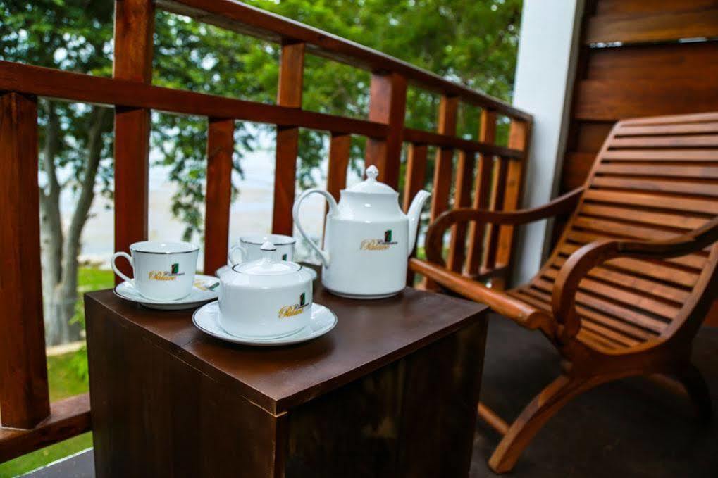 Yala Oga Reach Hotel Тисамахарама Екстериор снимка